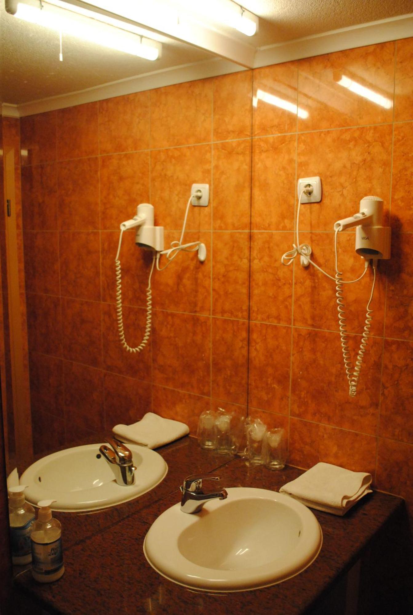 Motel Kiwi Grude Rum bild