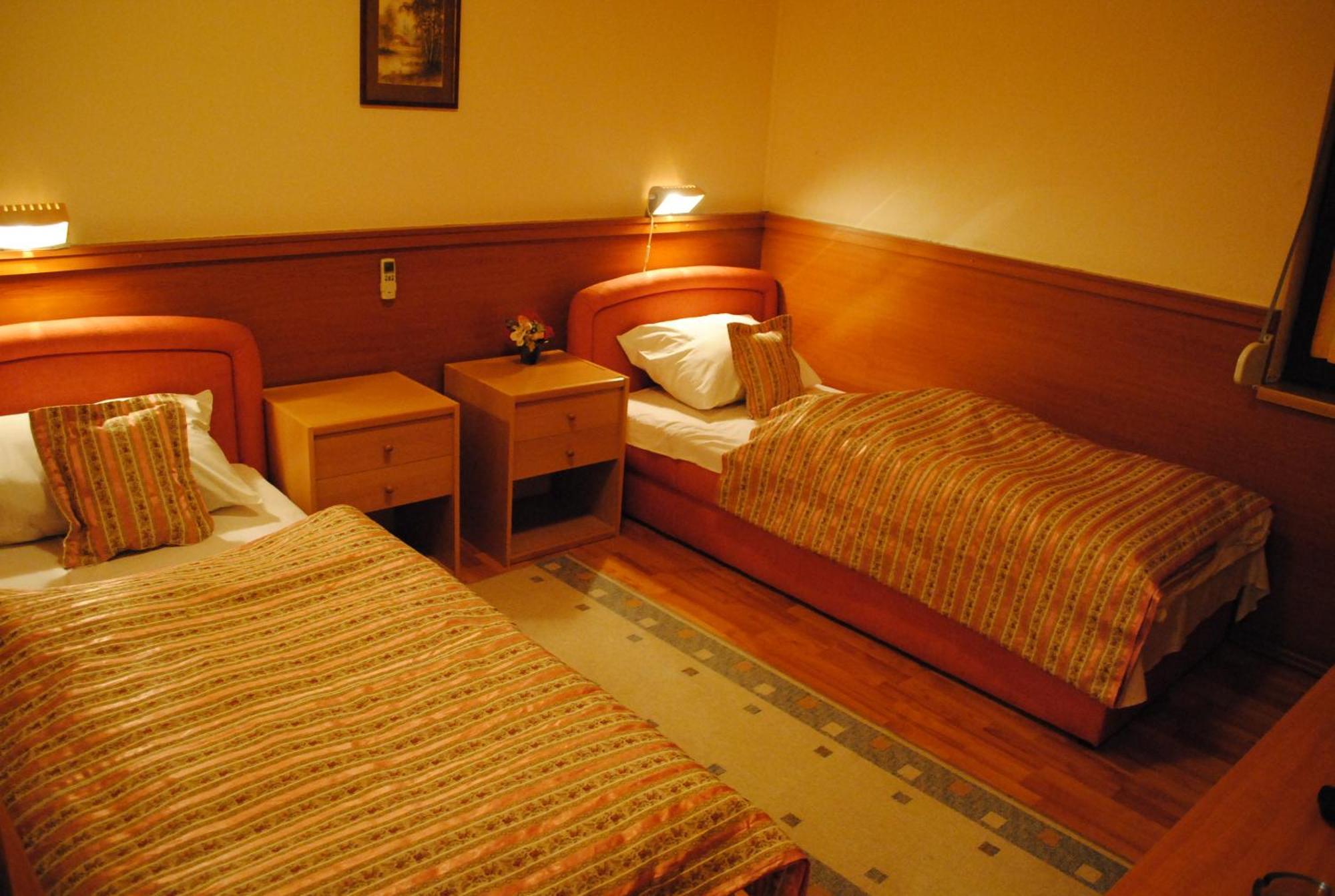 Motel Kiwi Grude Rum bild